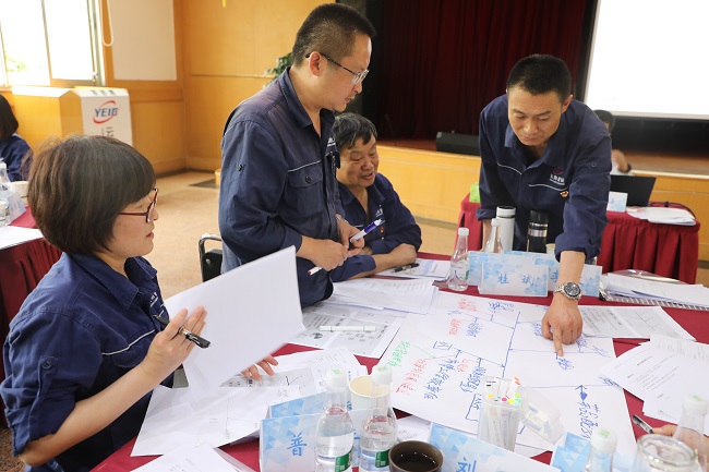 1684463602144257.jpg 小組討論.JPG