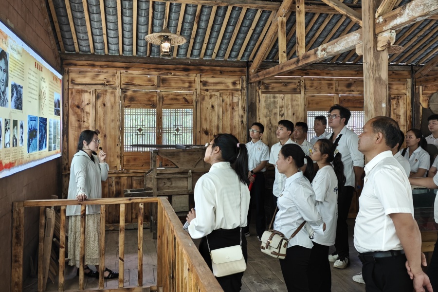 1747291825350411.jpg 紅色教育_1.jpg